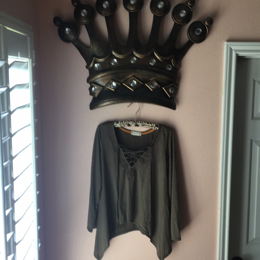 Altar‘d State Olive Top